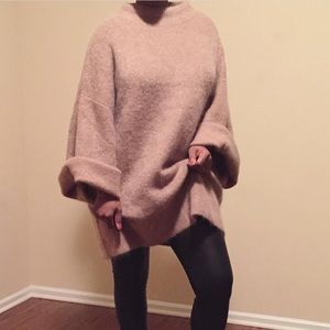 H&M Sweaters - H&M Trend Bell Sleeve Sweater H&M Sweaters - H&M Trend Bell Sleeve Sweater